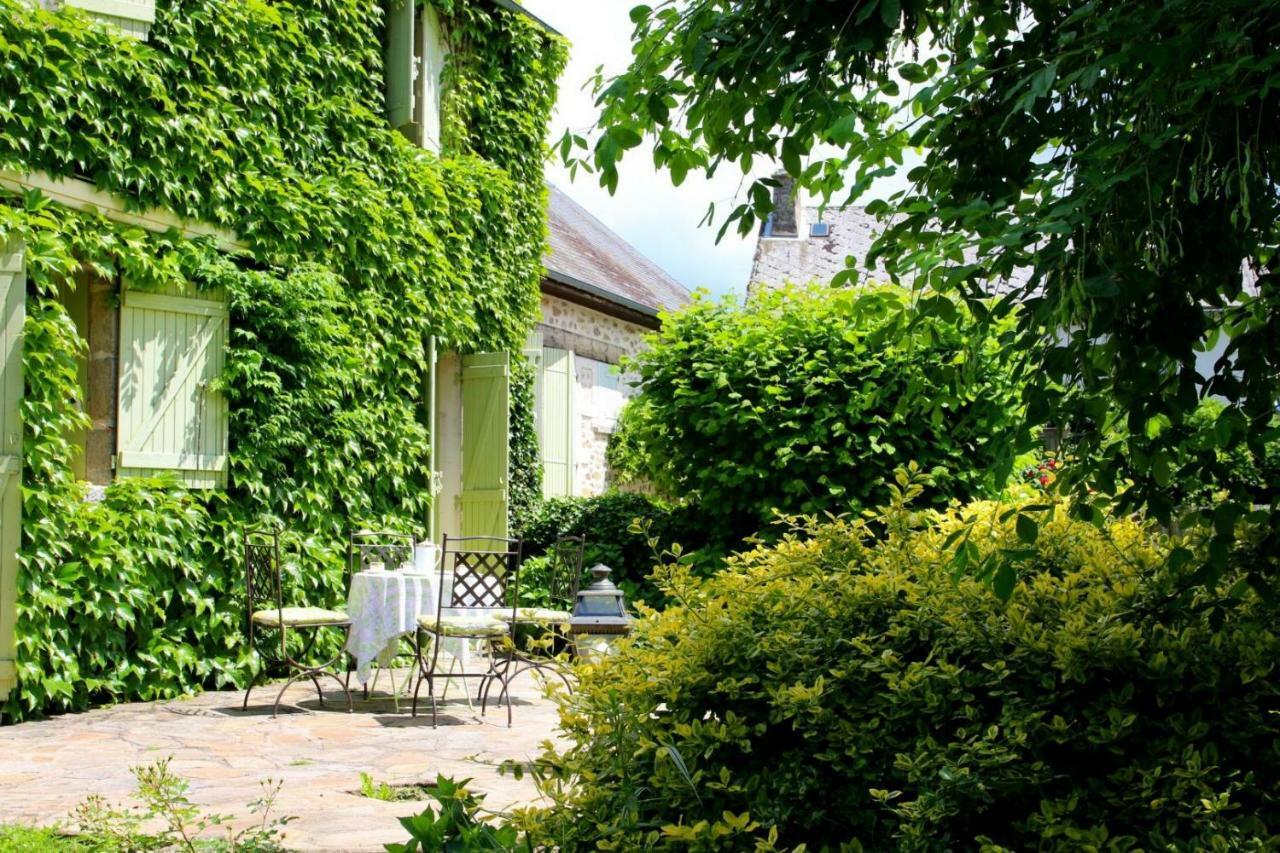 Bed and Breakfast Chez Claire Chamborand Екстер'єр фото